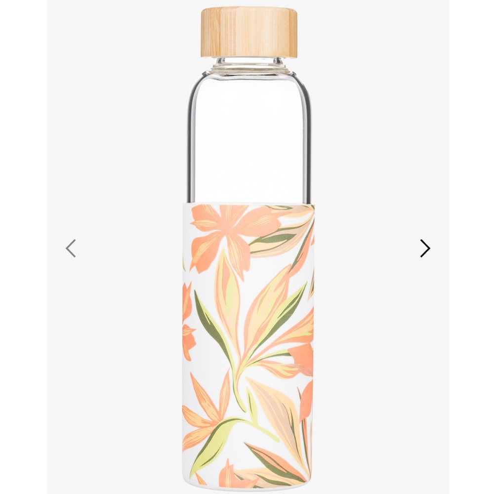 NWT Roxy Sand and Seashell Glass Water Bottle